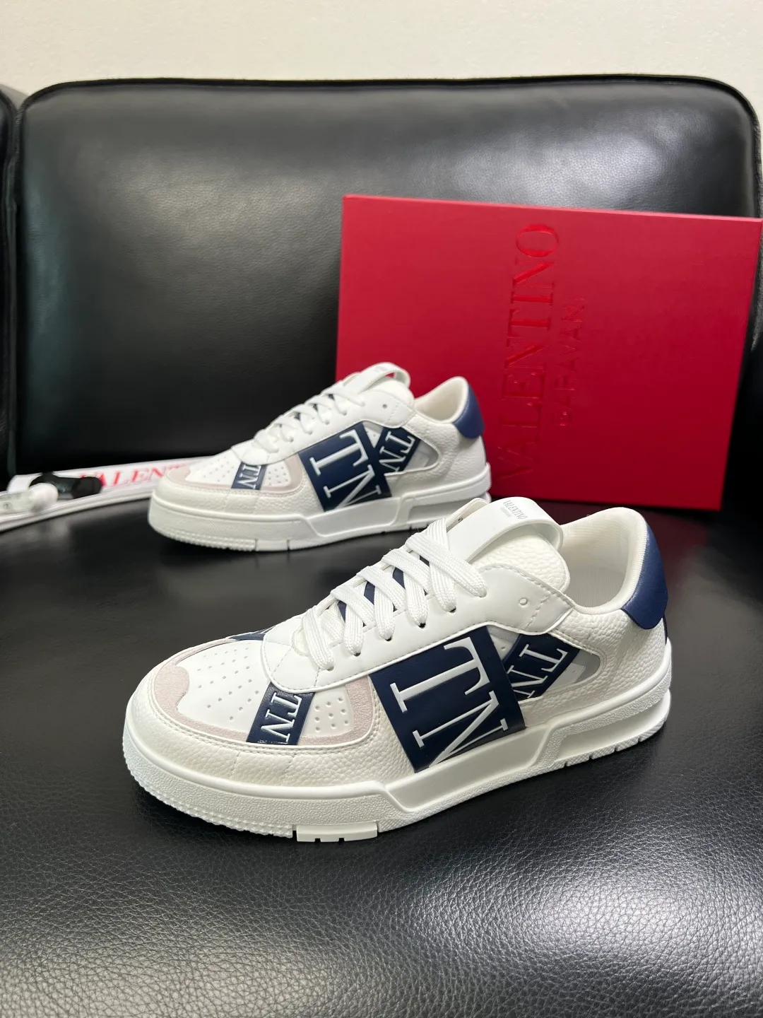 Men's shoes 💰660 VALENTINO High quality top craftsmanship Valentino, sports sneakers counter synchronization, uppers imported from Italy, high-quality splicing colorful complex crafts, imported cowhide lining soft and comfortable, soles: original soles specially provided by the original factory, T men's shoes 💰U exclusive movable molded soles super comfortable, original factory and single goods, welcome to compare, couple size 39-44 (customized 45)